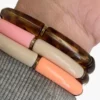 bracelet jonc élastique léger en résine acétate acrylique tube beige marron rose pêche léopard