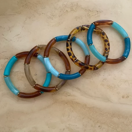 Bracelet jonc élastique perles tubes résine acétate acrylique marron et bleu