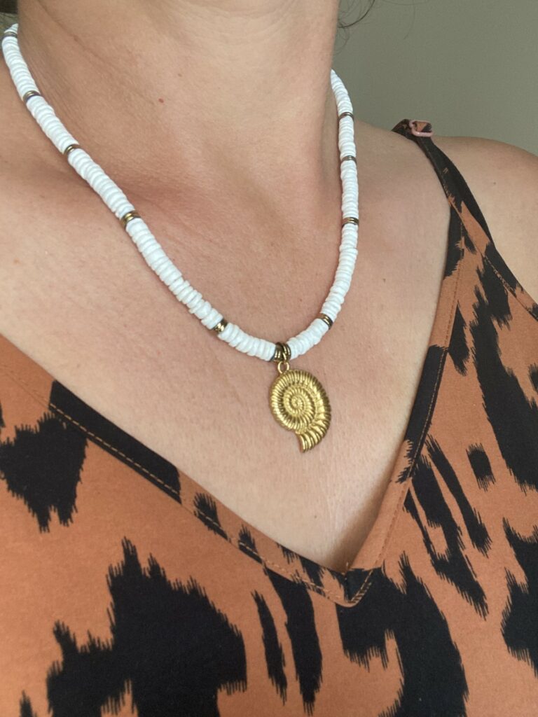 collier coquillage heishi