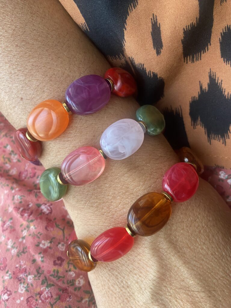 Bracelet élastique Vintage Perles Et Pampilles Résine Rouge/argenté - Occasion Impeccable