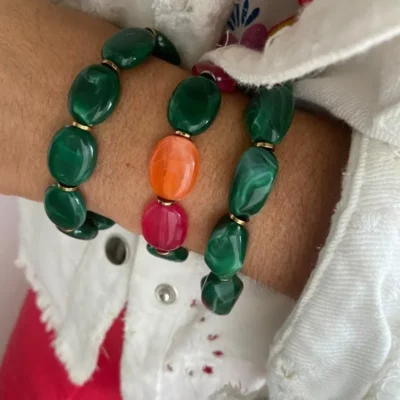 bracelet élastique vert foncé marbré et rose