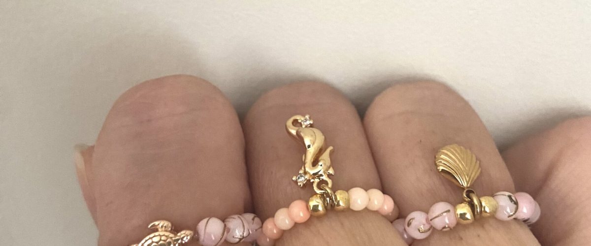 bague en pierres roses et breloques en acier inoxydable